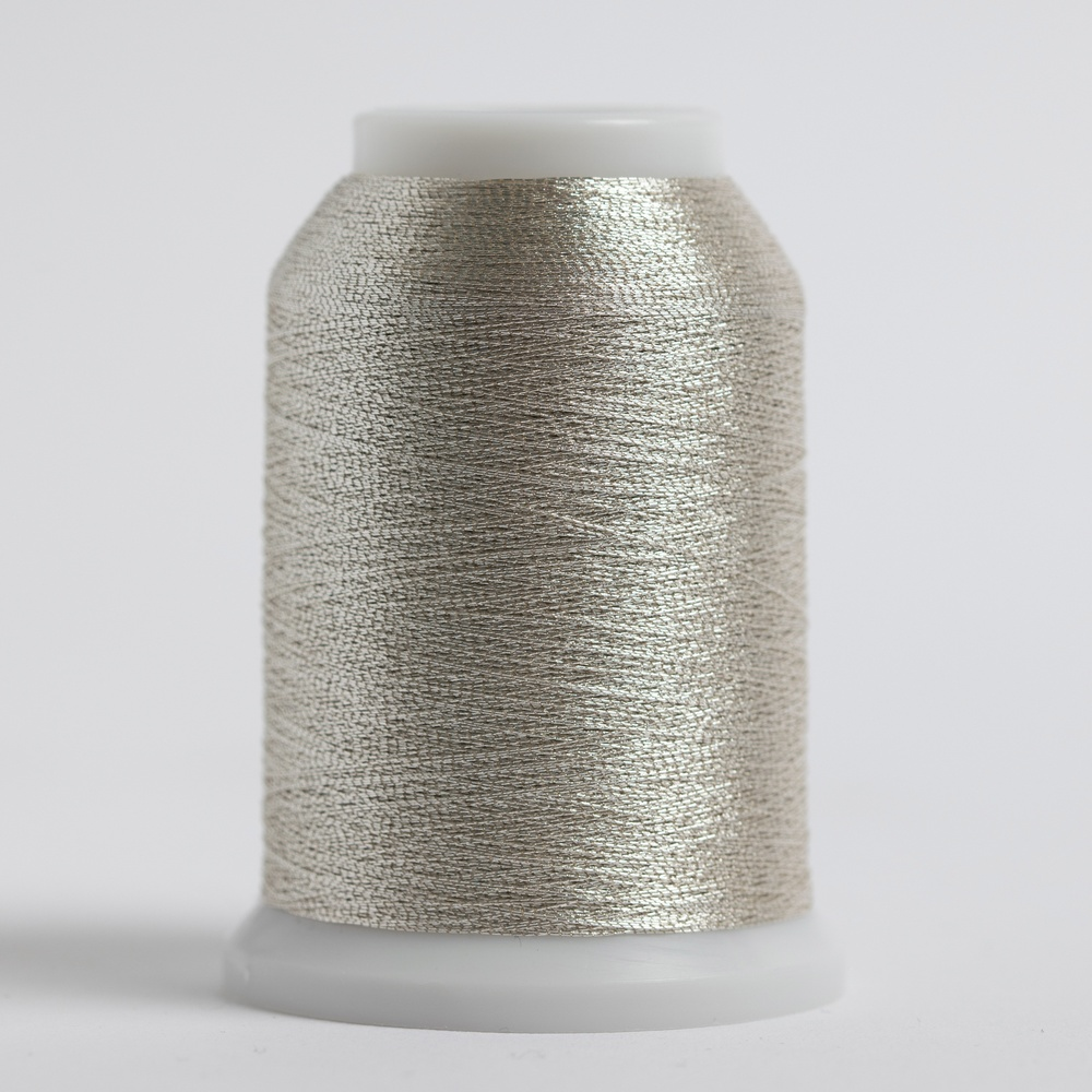 #000 SILVER Superior Metallic 1090 yds.