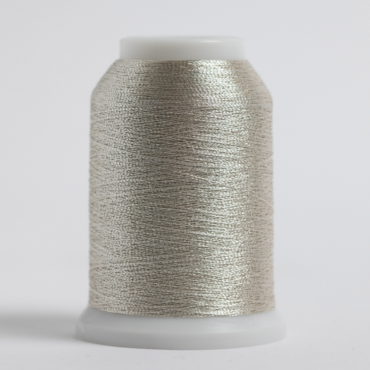 #000 SILVER Superior Metallic 1090 yds.