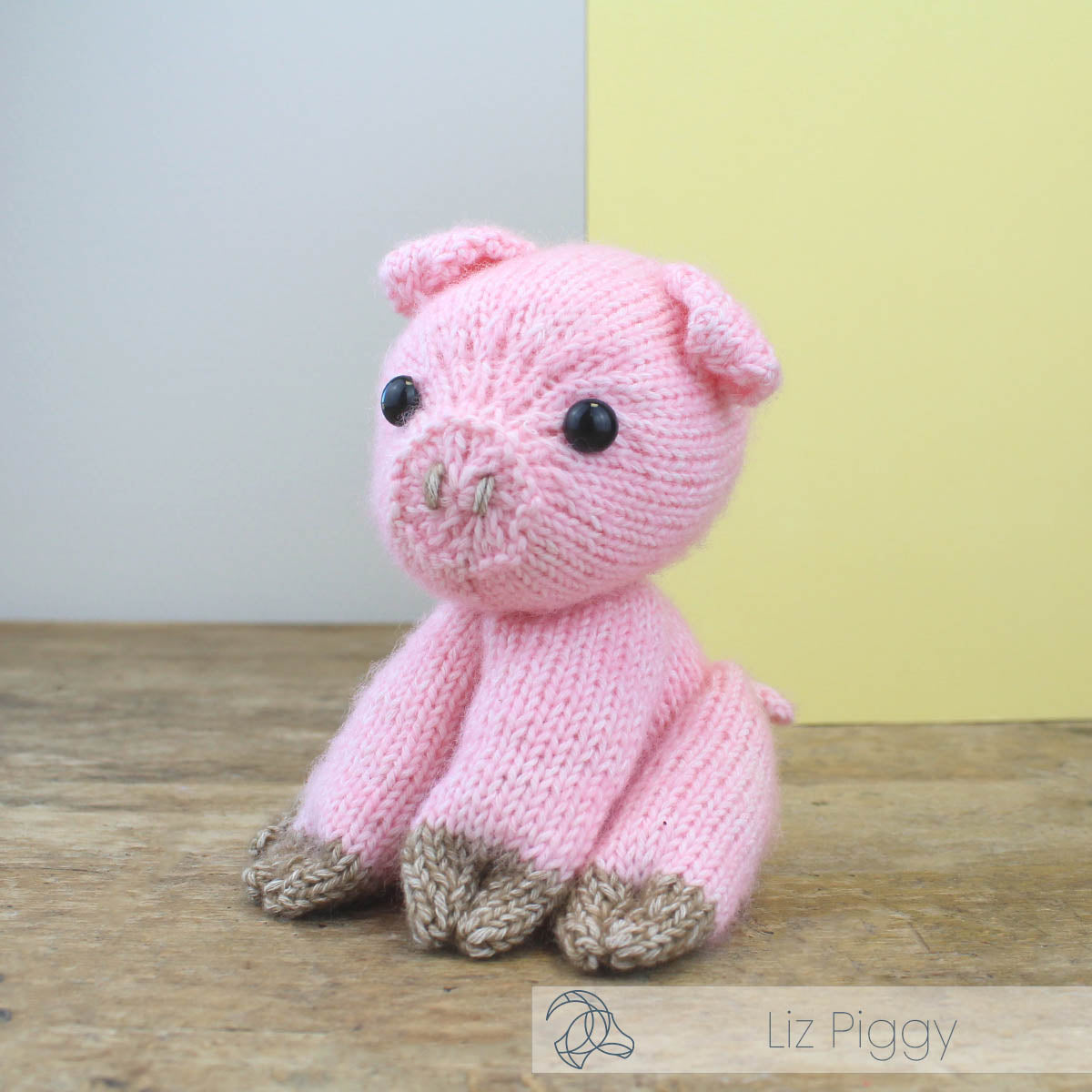 Liz the Piggy Knitting Kit